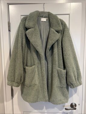 Lush brand Sage Green Plush Teddy Coat-Patch Pockets and elastic sleeves. Size L